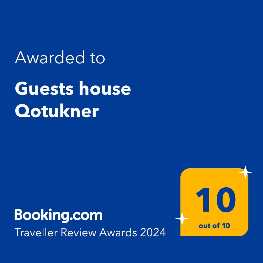 Karbi Guests House Qotuknerゲストハウス エクステリア 写真