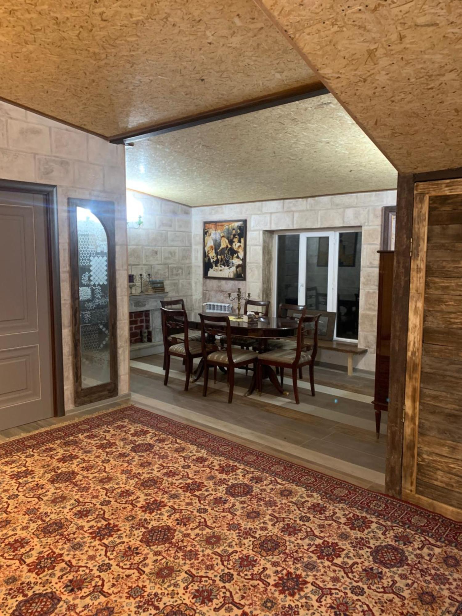 Karbi Guests House Qotuknerゲストハウス エクステリア 写真
