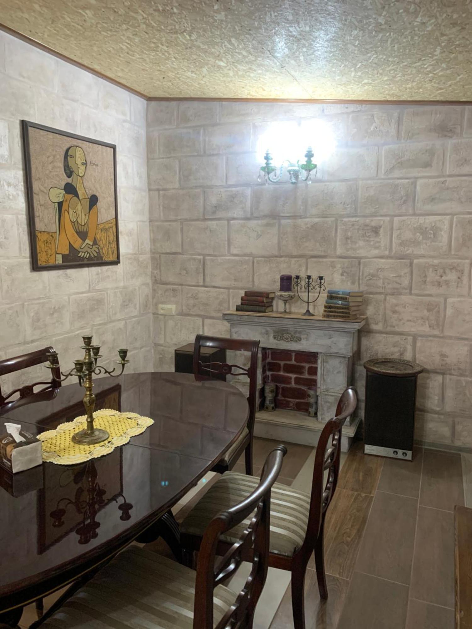Karbi Guests House Qotuknerゲストハウス エクステリア 写真